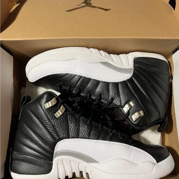 Jordan 12. Black and white taxi